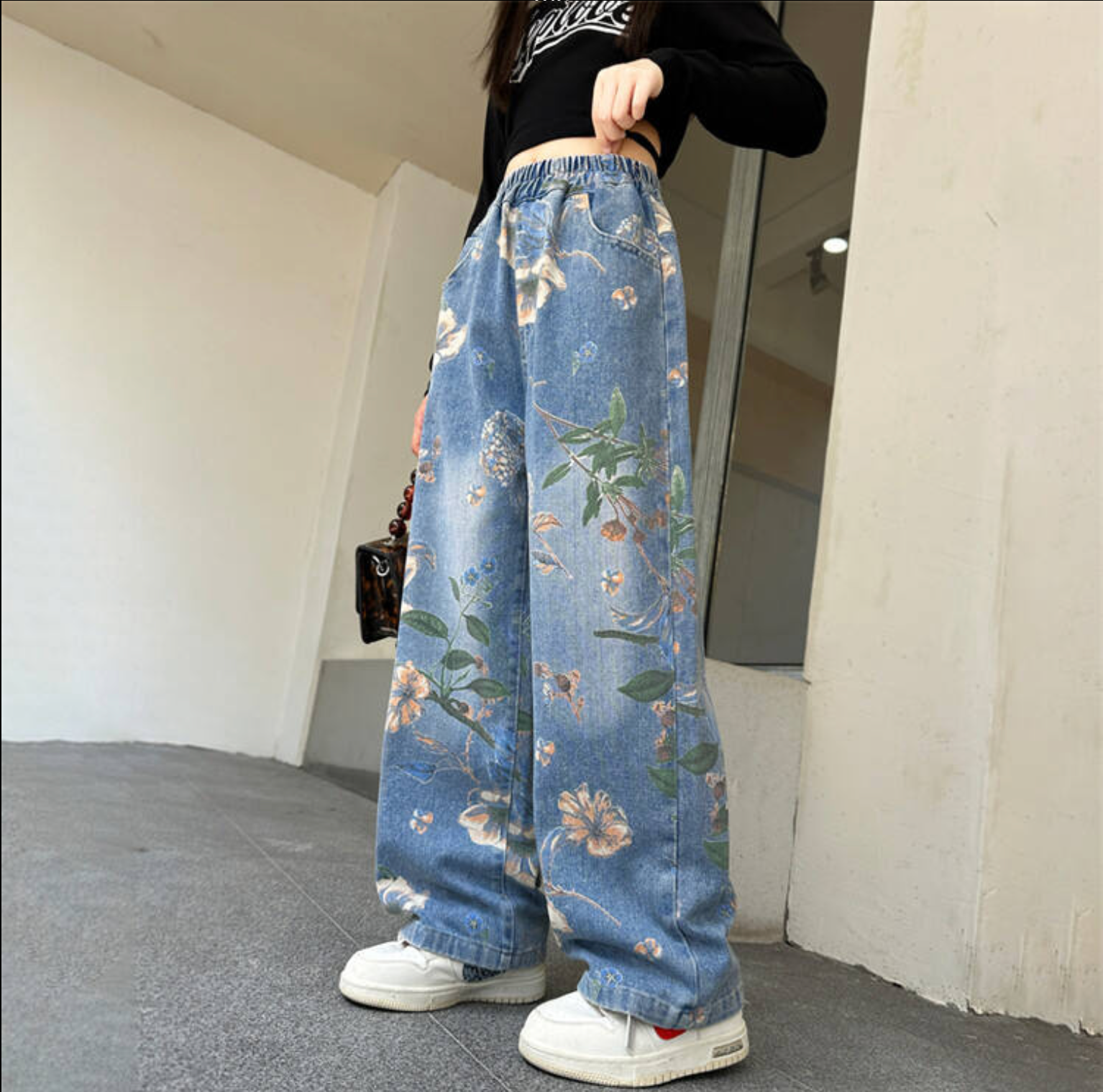 Girls Floral Print Wide-Leg Denim Jeans – Chic and Stylish